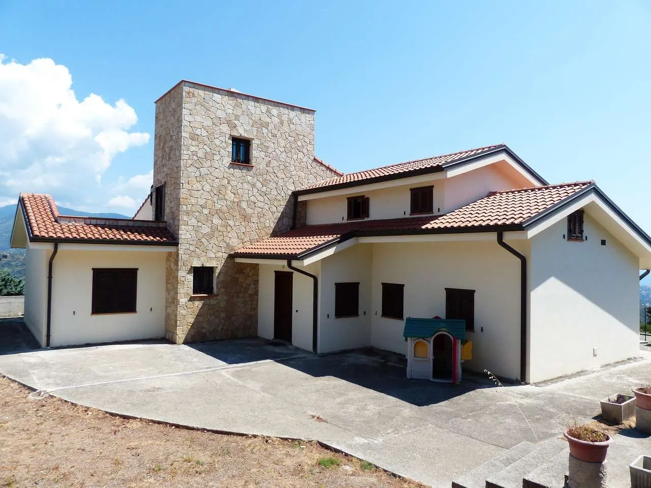 EPDM Roofing: Durable Rubber Membranes Guide